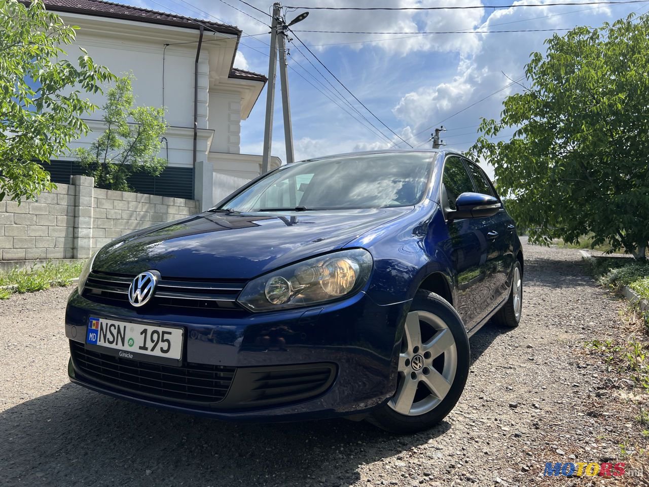 2010' Volkswagen Golf photo #1