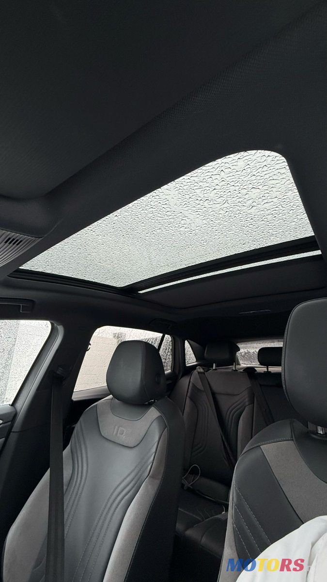 2022' Volkswagen Id.4 Crozz photo #3