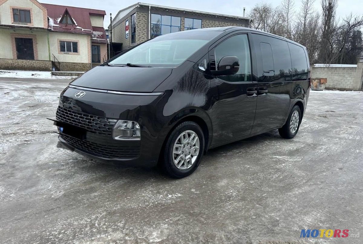 2023' Hyundai Staria photo #1