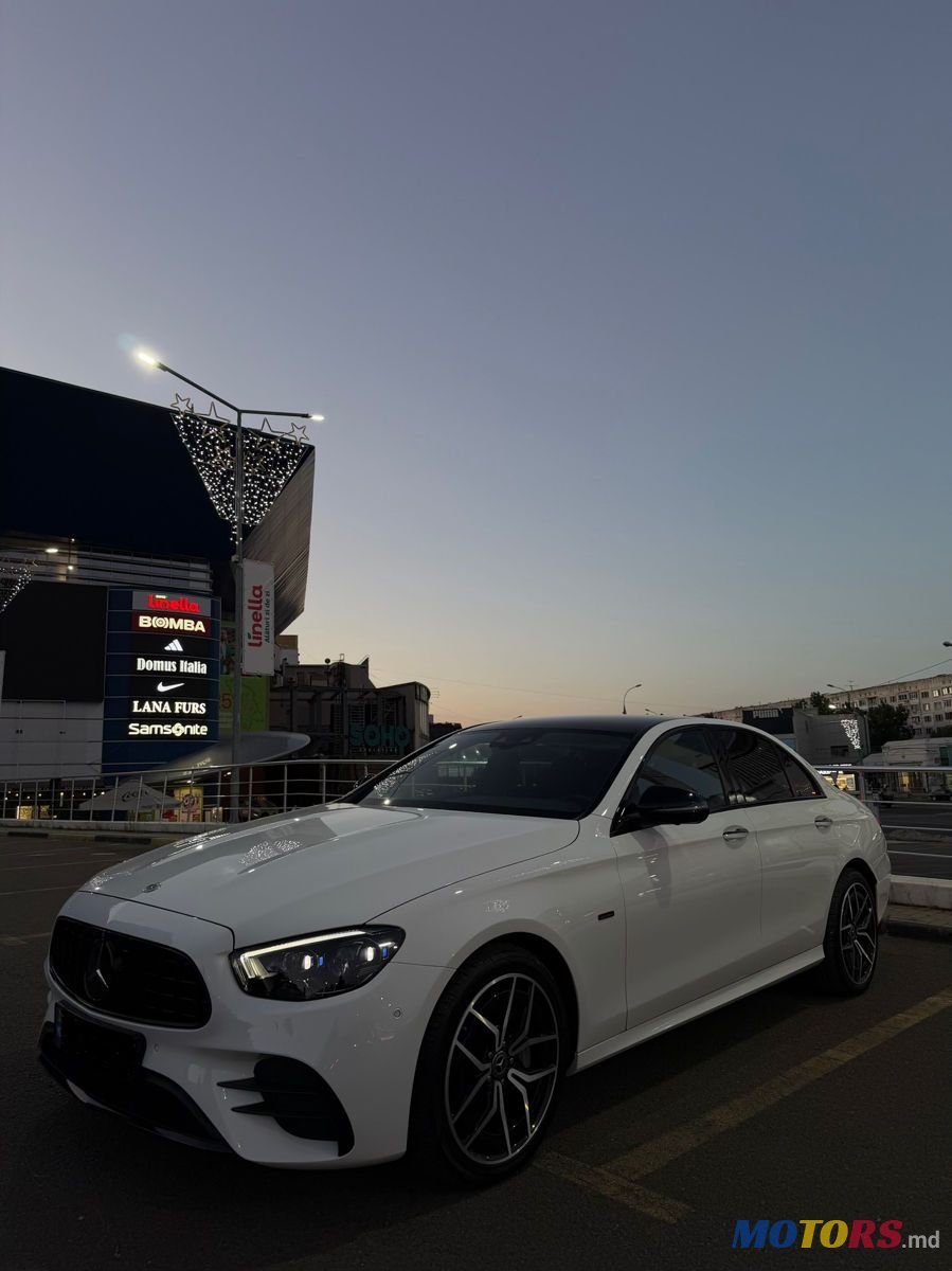 2022' Mercedes-Benz E-Class photo #2