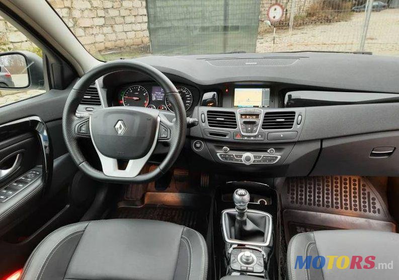 2012' Renault Laguna photo #3