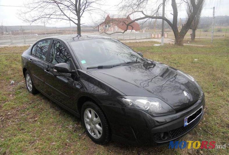 2011' Renault Laguna photo #1
