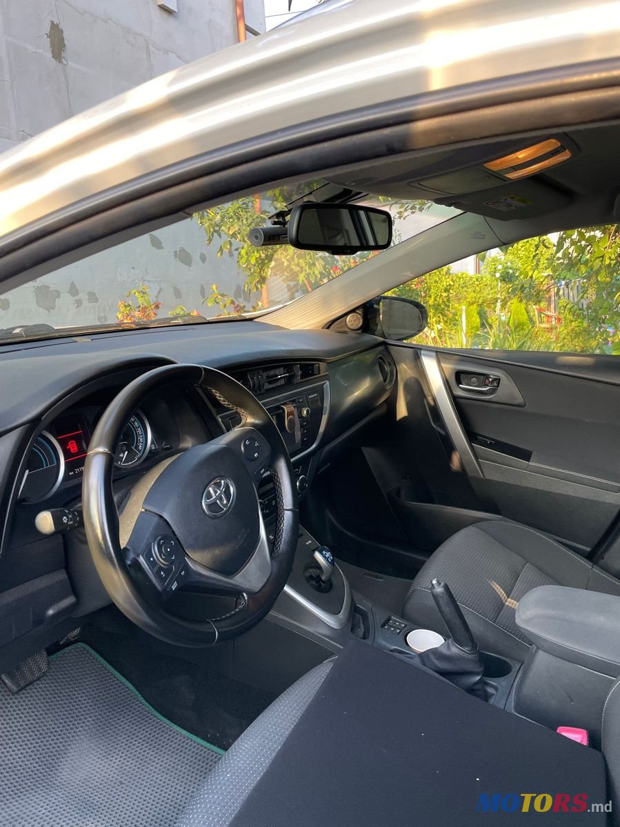 2014' Toyota Auris photo #6