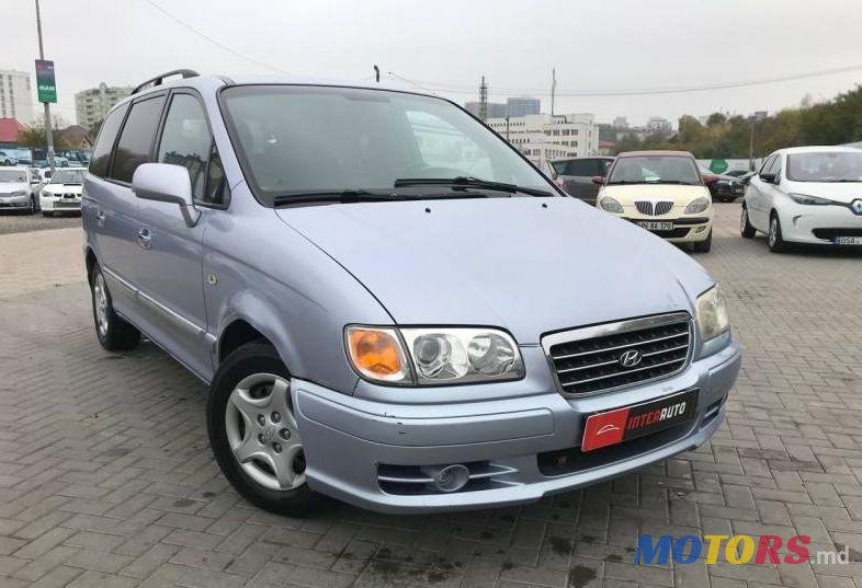 2001' Hyundai Trajet photo #2