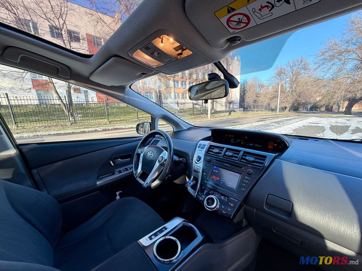 2013' Toyota Prius + photo #6