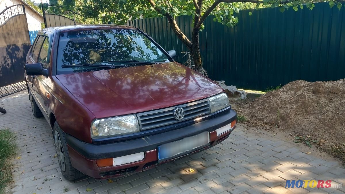 1994' Volkswagen Vento photo #6
