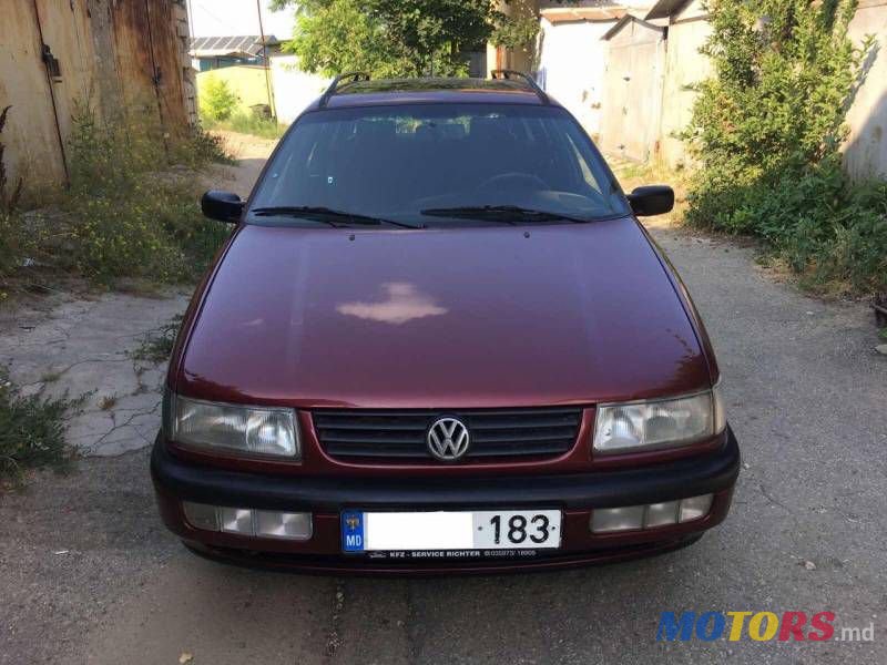 1995' Volkswagen Passat photo #2