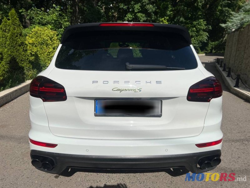 2015' Porsche Cayenne photo #2