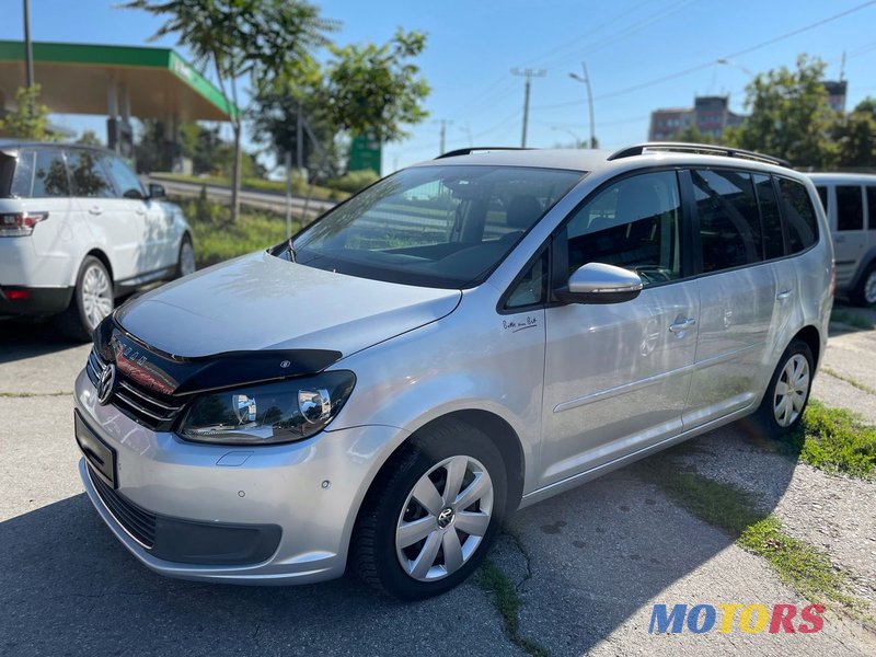 2010' Volkswagen Touran photo #1