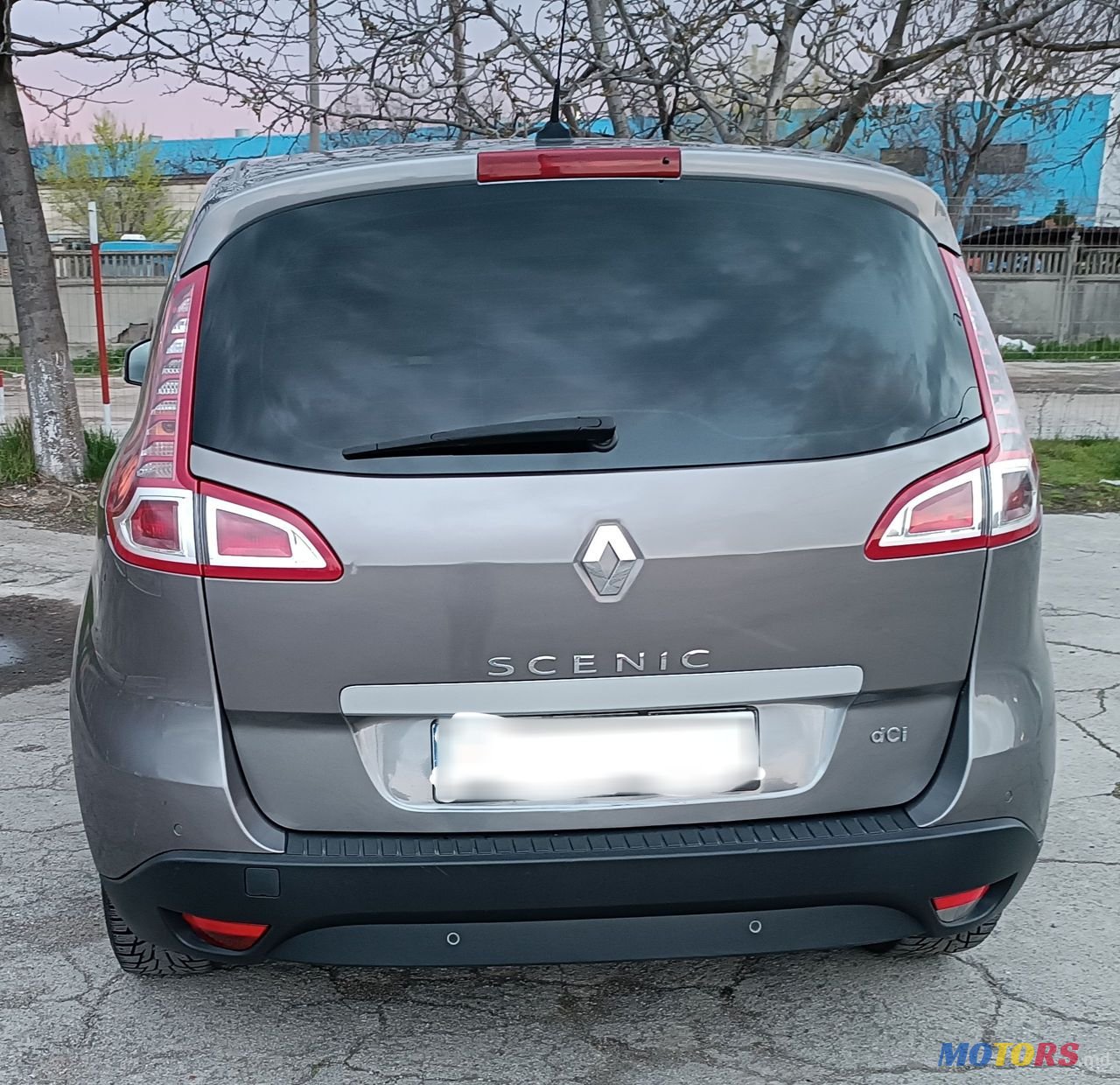 2011' Renault Scenic photo #3