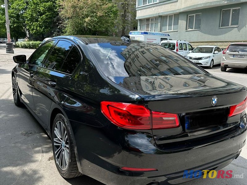 2017' BMW 5 Series photo #2