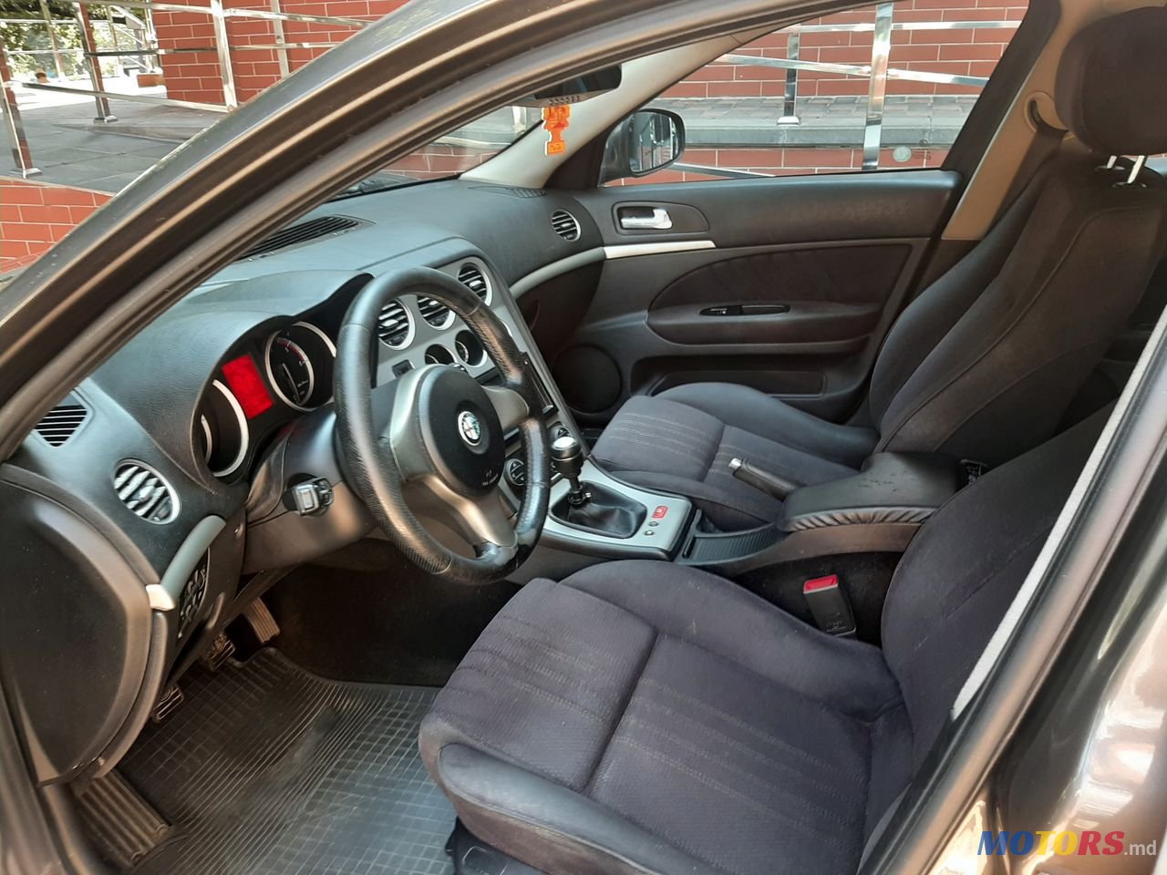 2007' Alfa Romeo 159 photo #2