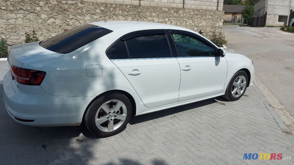 2017' Volkswagen Jetta photo #4