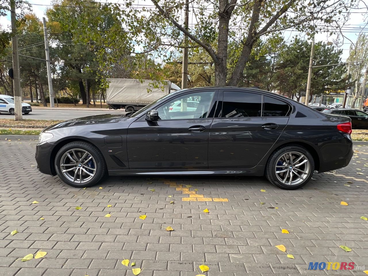 2019' BMW 5 Series photo #4