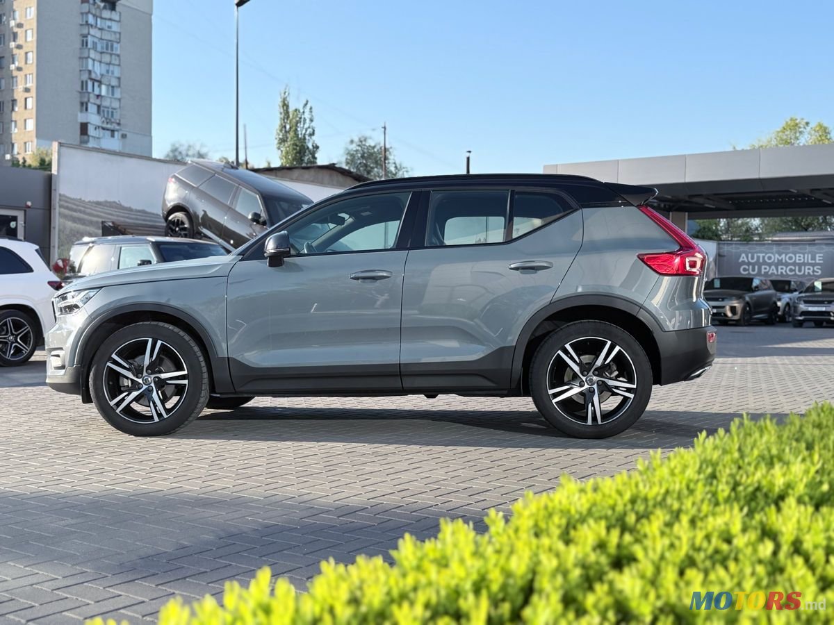 2019' Volvo XC40 photo #2