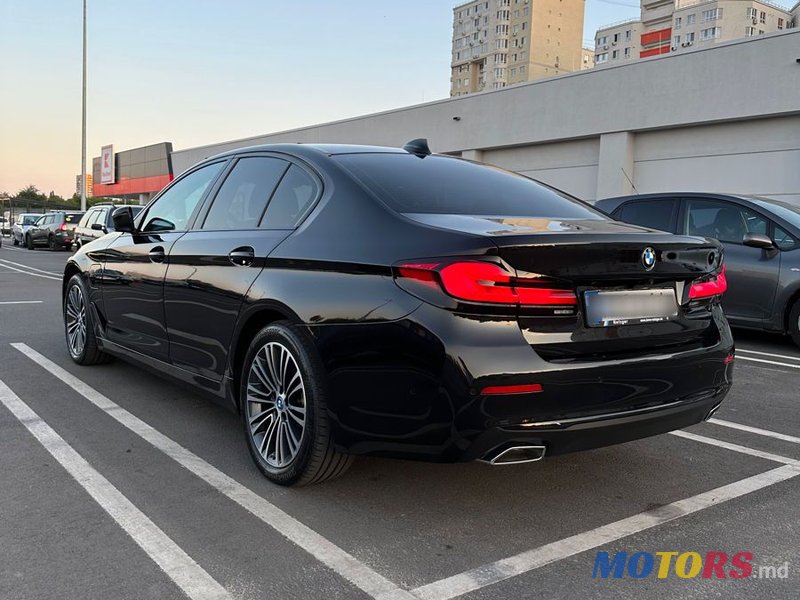 2020' BMW 5 Series photo #5