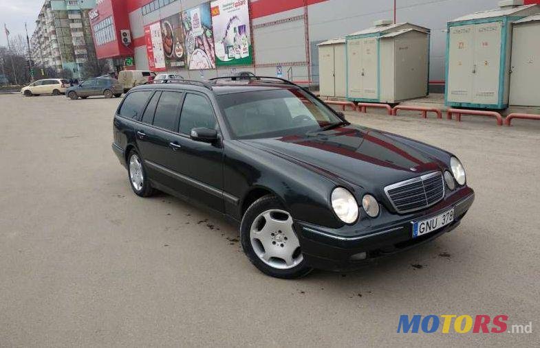 2001' Mercedes-Benz E photo #1