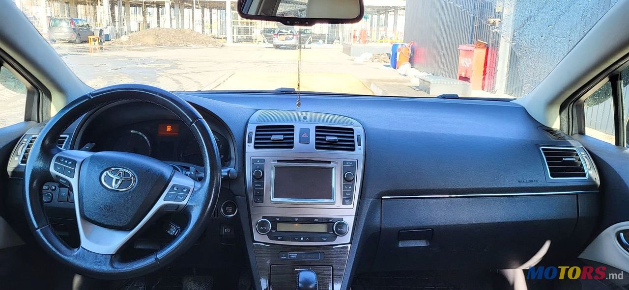 2012' Toyota Avensis photo #6