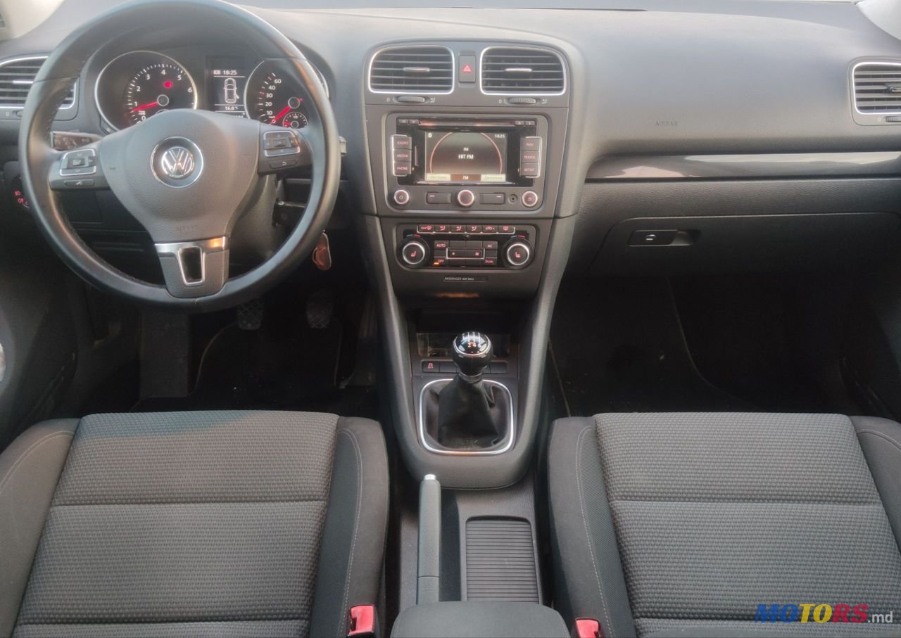 2012' Volkswagen Golf photo #6