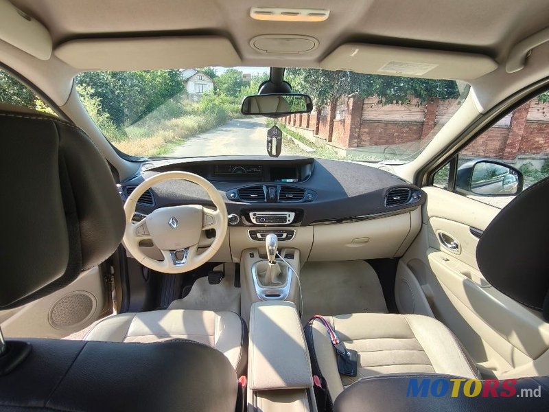 2014' Renault Grand Scenic photo #6