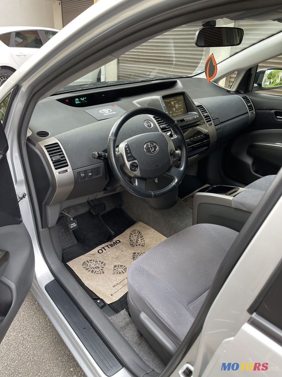 2006' Toyota Prius photo #2