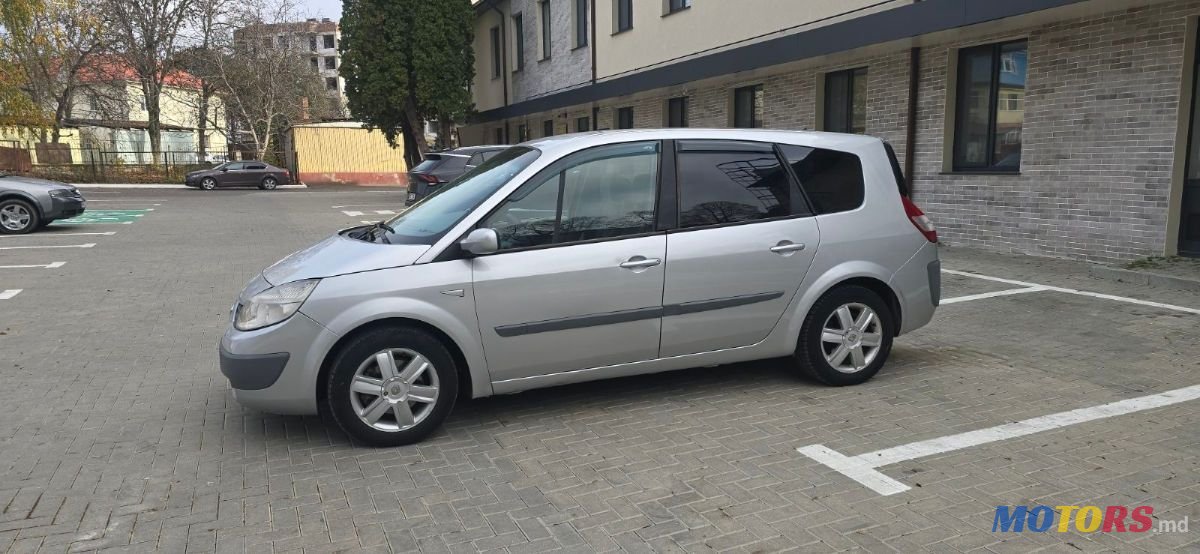 2006' Renault Grand Scenic photo #3