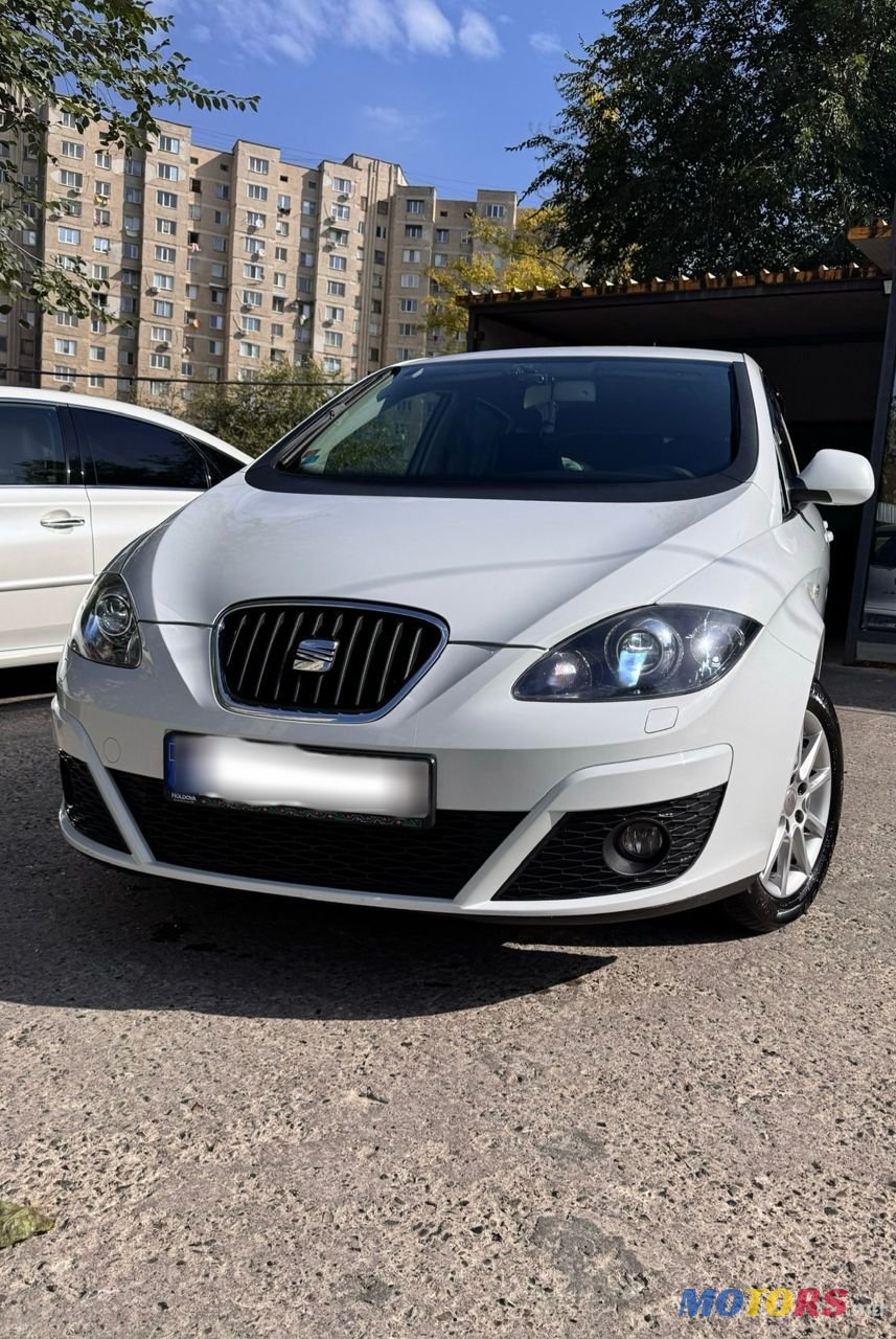 2013' Volkswagen Golf Plus photo #1