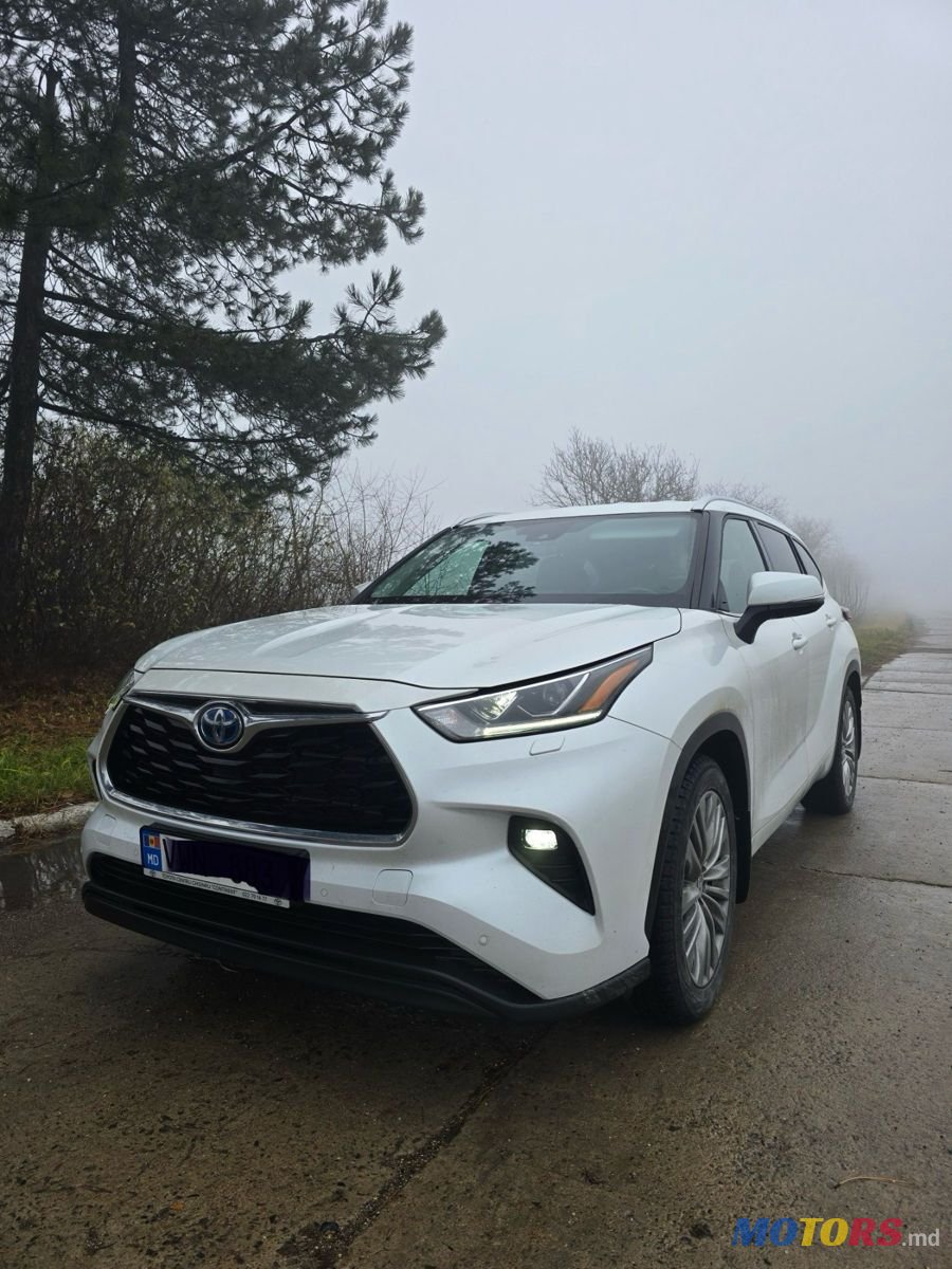 2022' Toyota Highlander photo #5