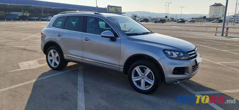 2012' Volkswagen Touareg photo #2