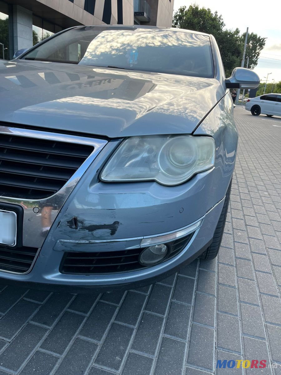 2009' Volkswagen Passat photo #4