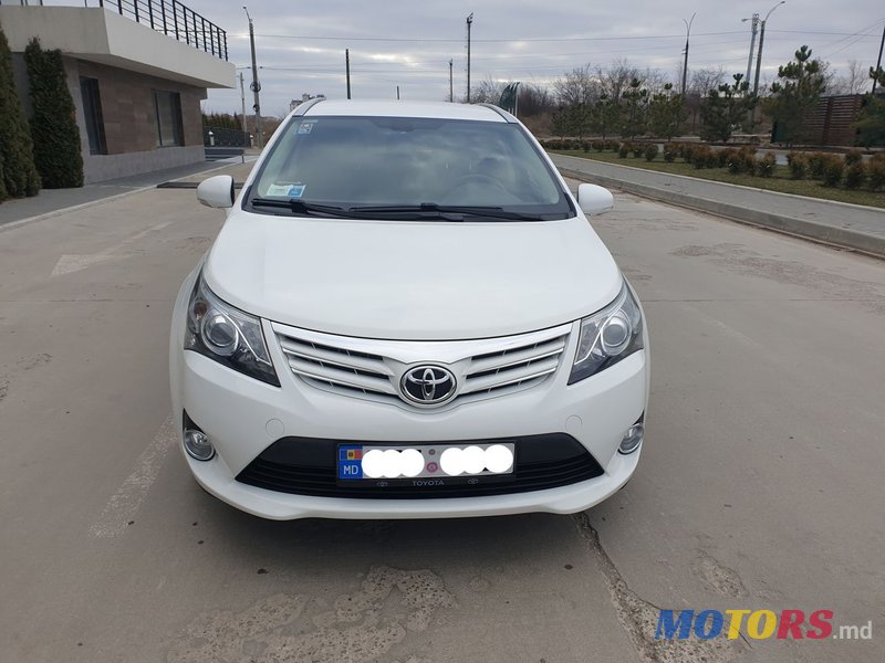 2014' Toyota Avensis photo #2