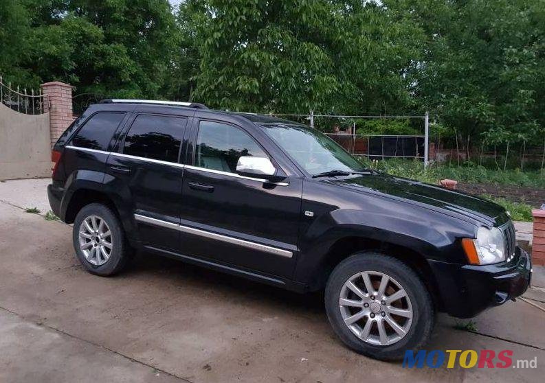 2006' Jeep Grand Cherokee photo #1