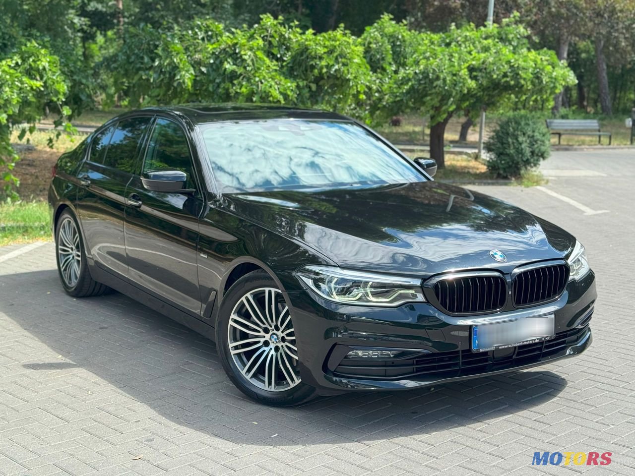 2017' BMW 5 Series photo #1