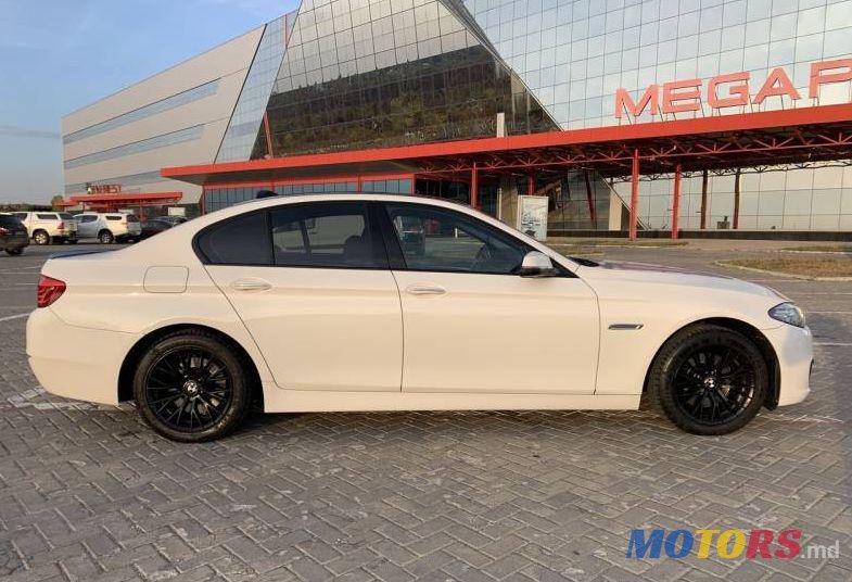 2013' BMW 5 photo #1