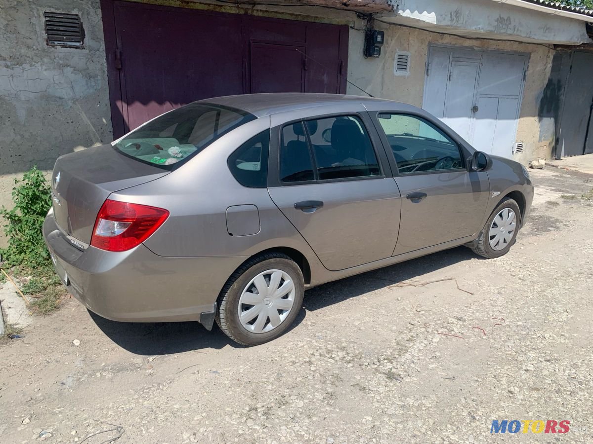 2012' Renault Clio Symbol photo #2
