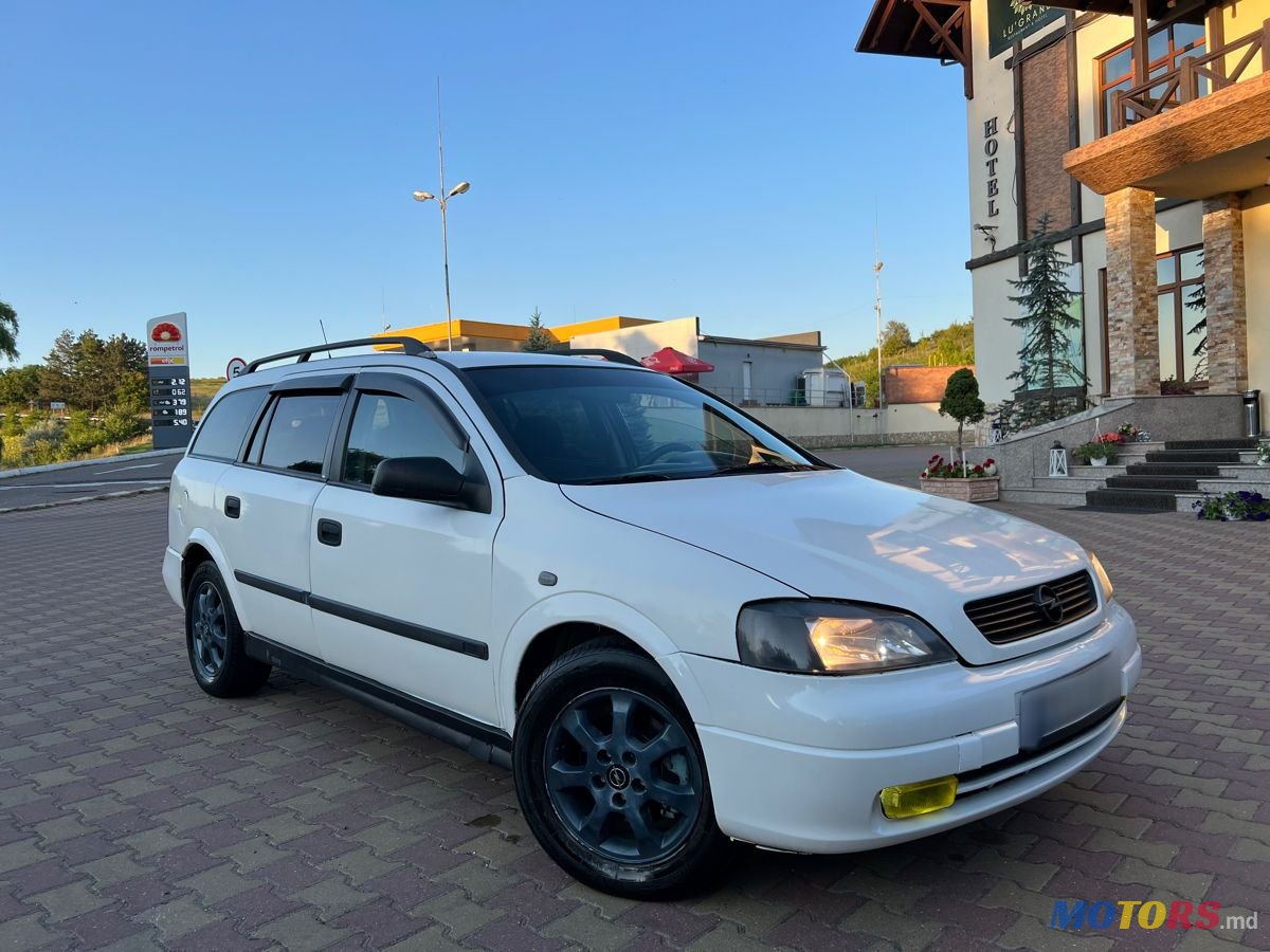 2005' Opel Astra photo #2