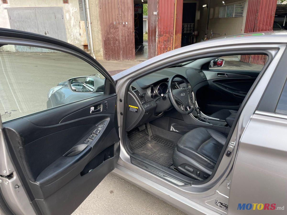 2012' Hyundai Sonata photo #5