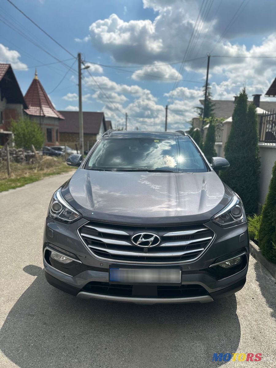 2017' Hyundai Santa Fe photo #1