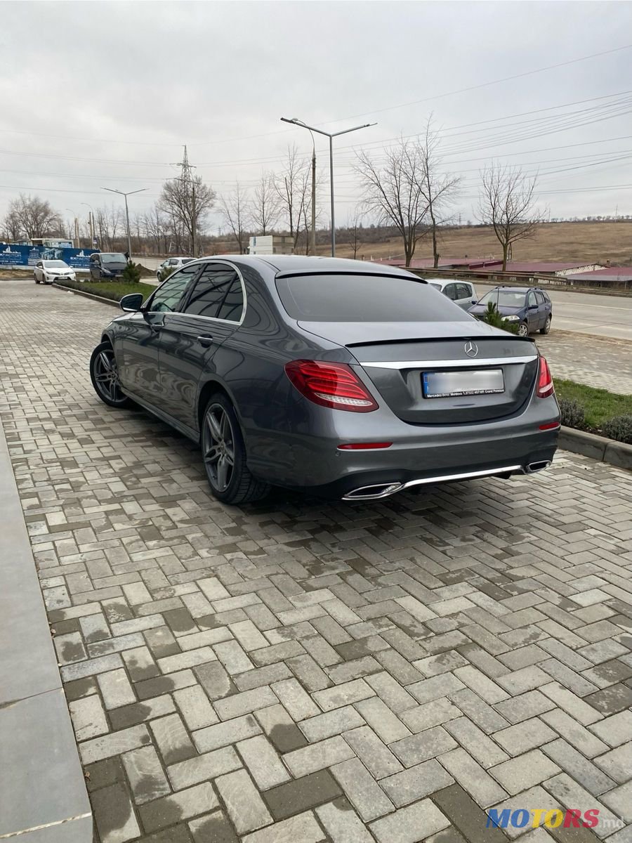 2018' Mercedes-Benz E-Class photo #2