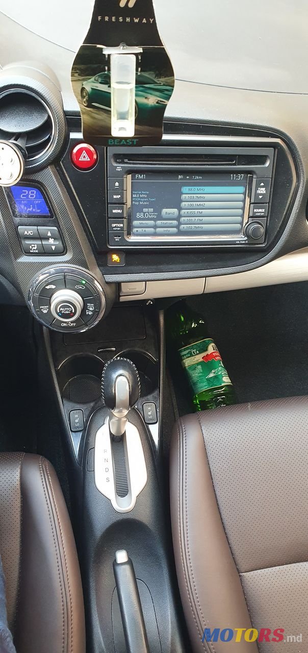 2012' Honda Insight photo #5