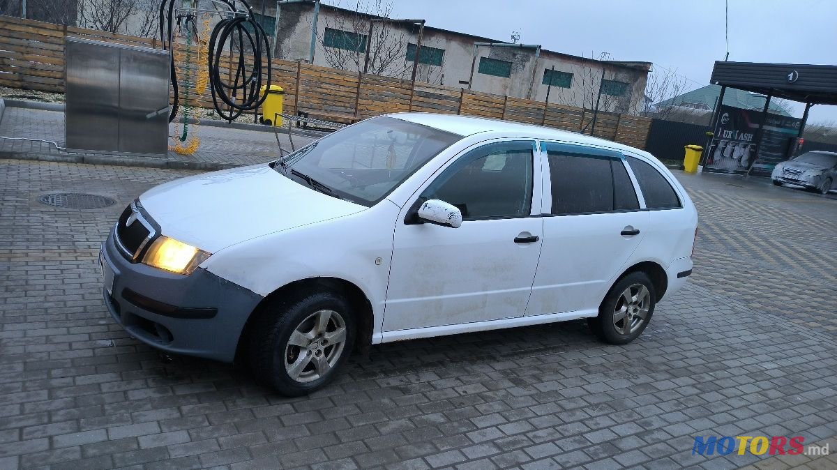 2007' Skoda Fabia photo #3