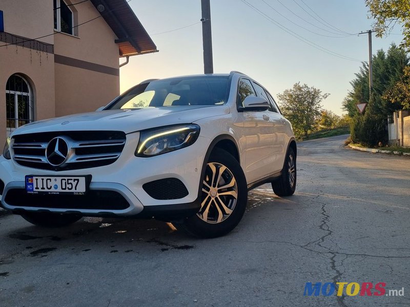 2017' Mercedes-Benz GLC photo #3