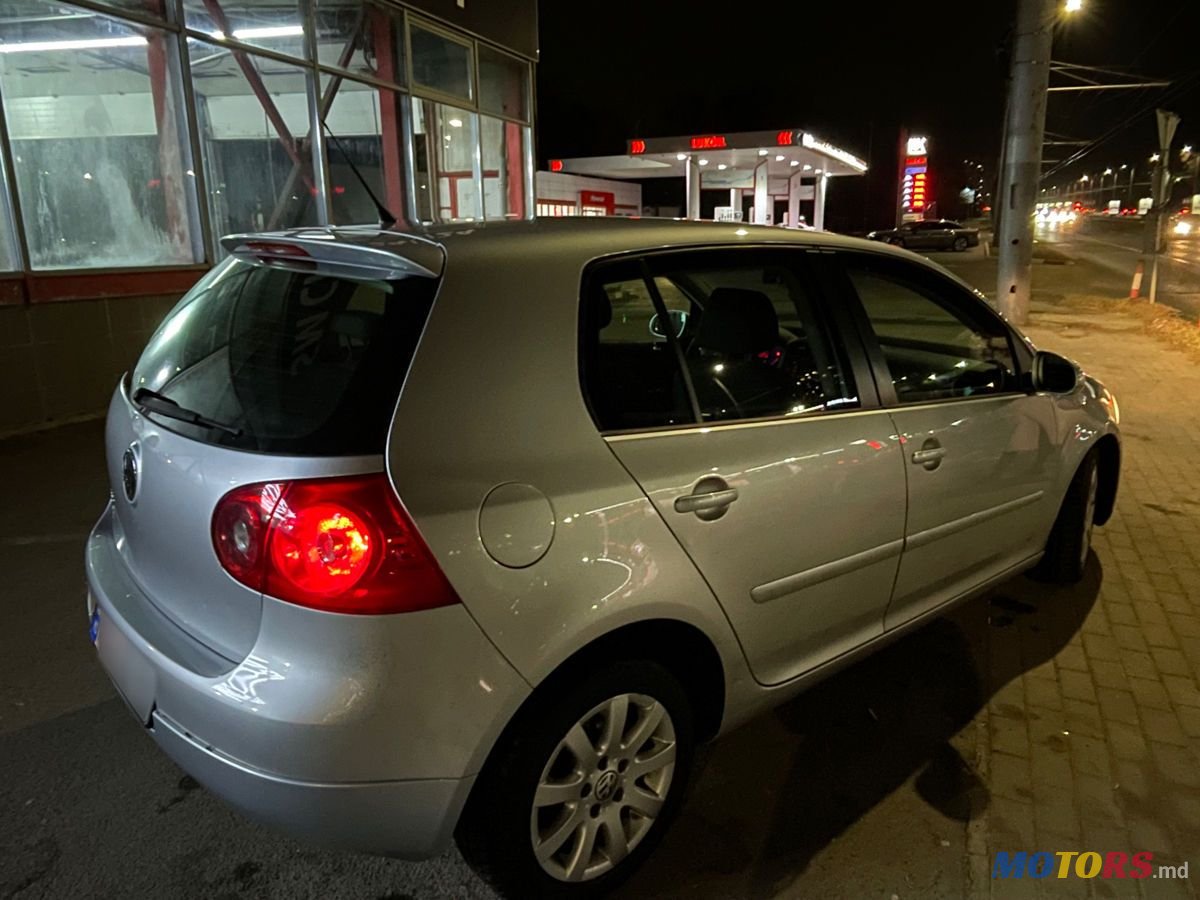 2008' Volkswagen Golf photo #5