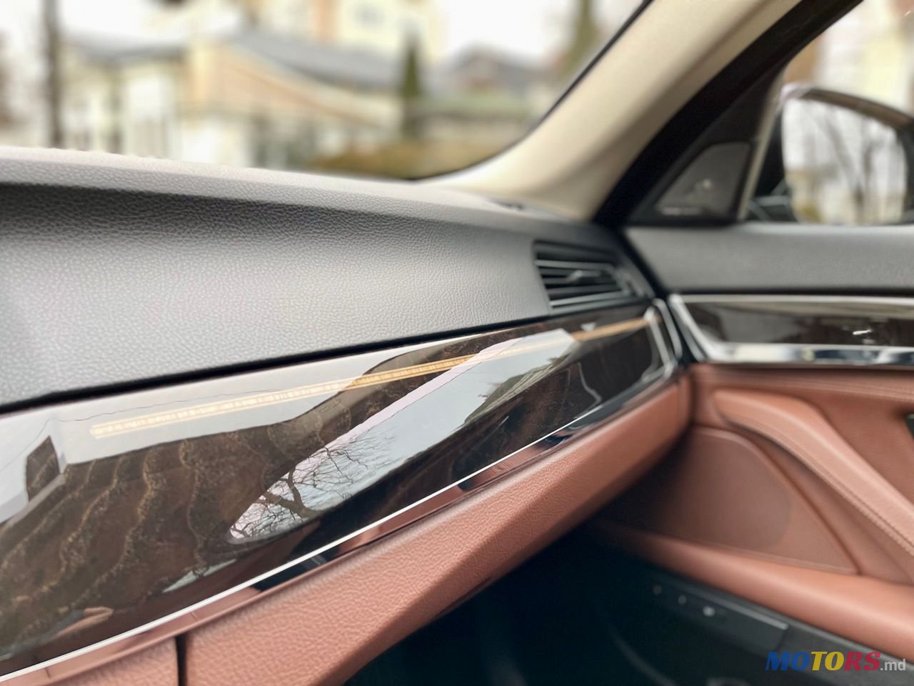 2016' BMW 5 Series photo #6