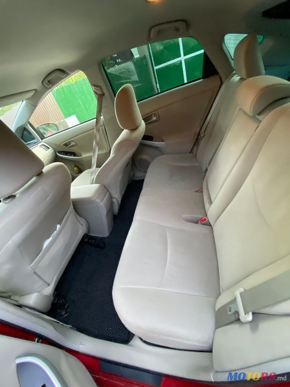 2013' Toyota Prius photo #2