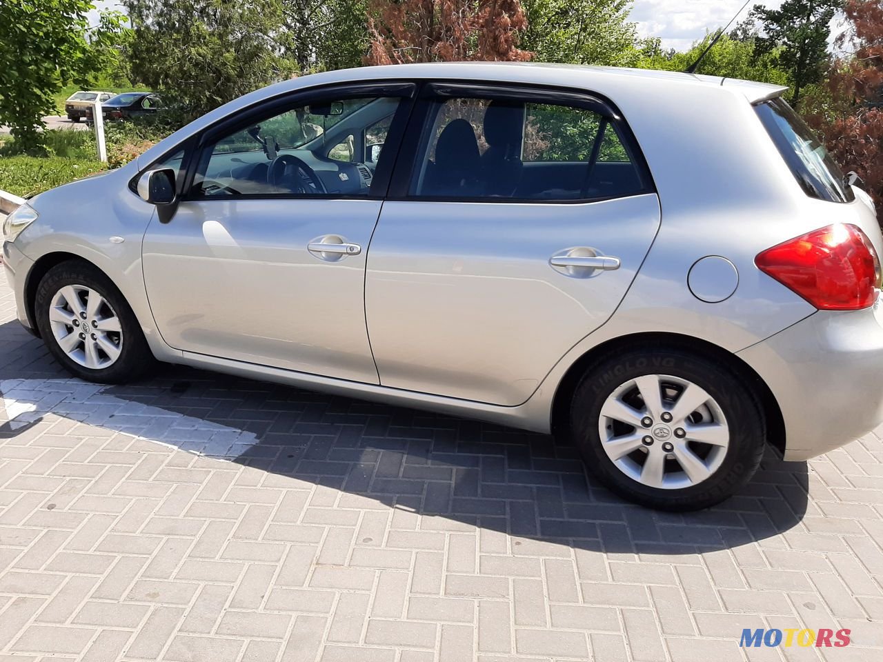 2009' Toyota Auris photo #1