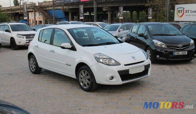 2009' Renault Clio photo #1