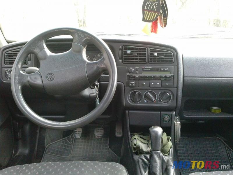 1995' Volkswagen Passat photo #3