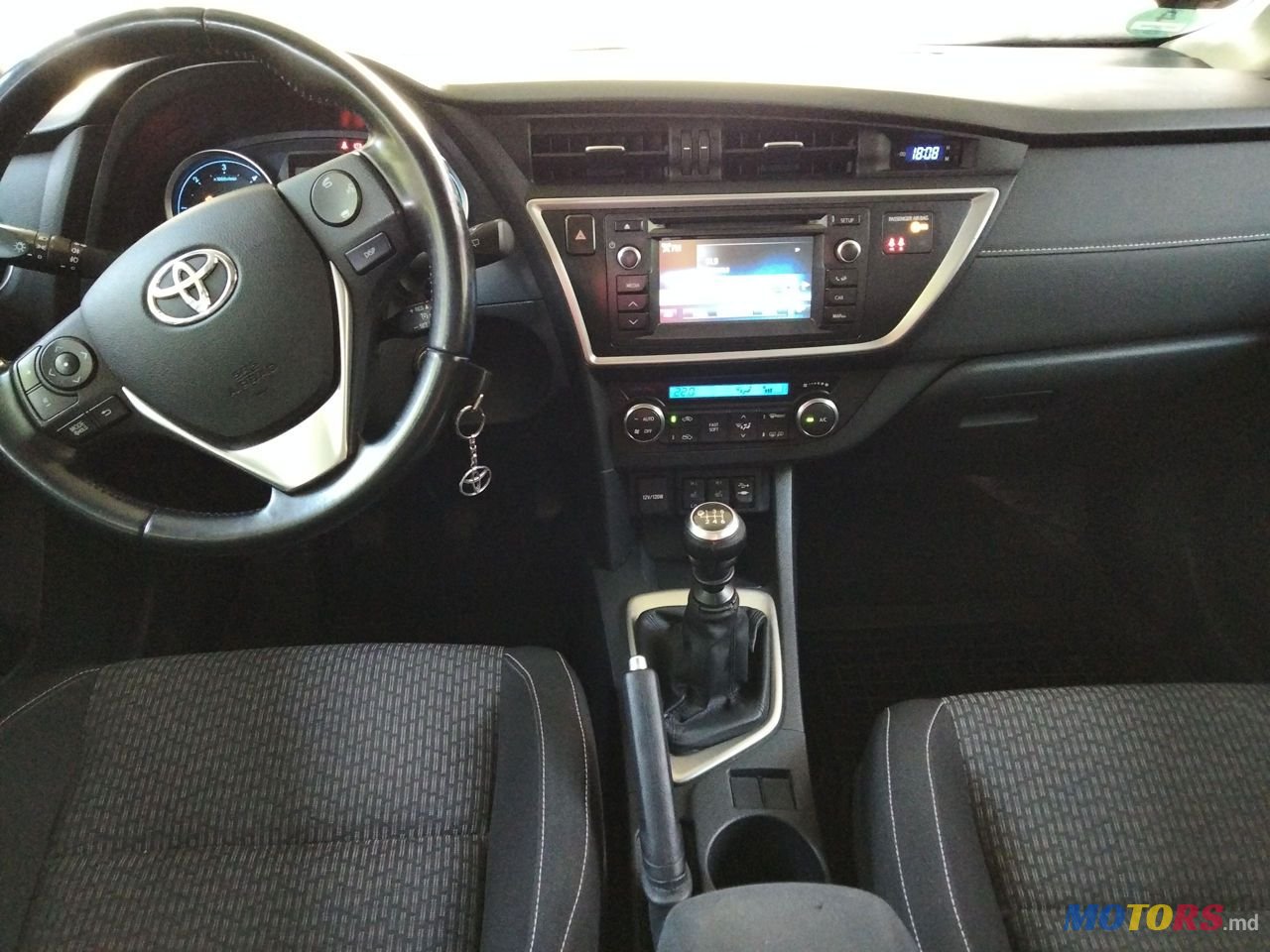 2015' Toyota Auris photo #4