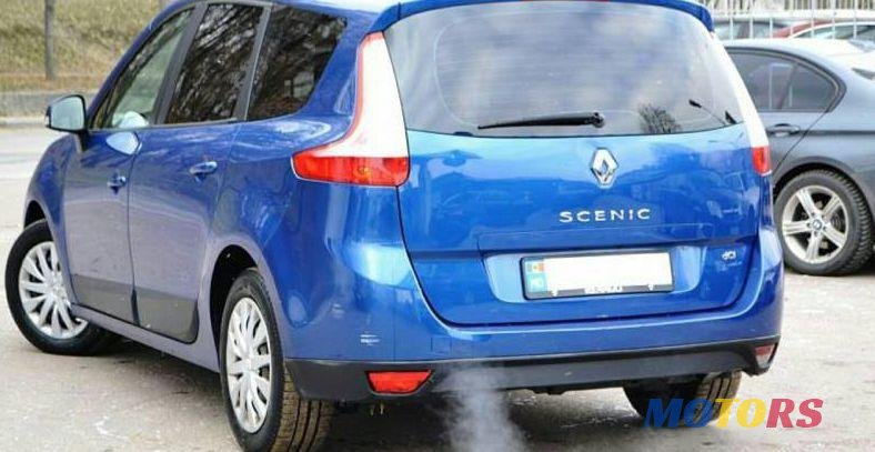 2009' Renault Grand Scenic photo #2